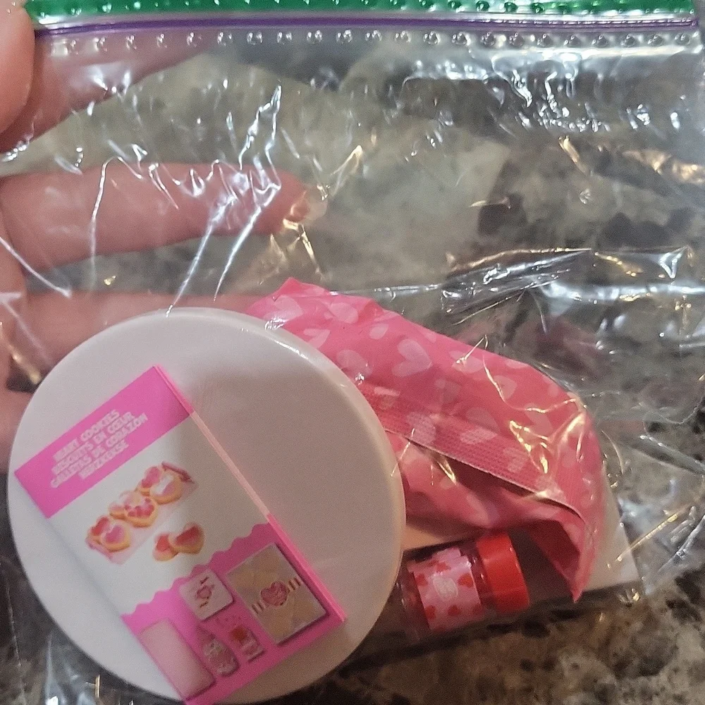 Miniverse Make It Mini Food Valentines Heart Cookies